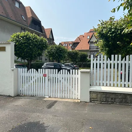 La Roseraie D'ingrid * Cabourg