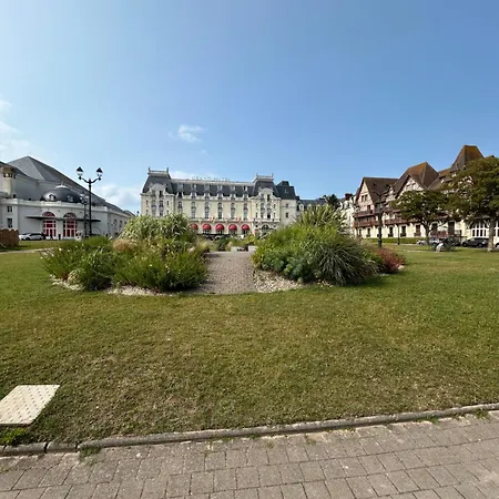 La Roseraie D'ingrid * Cabourg