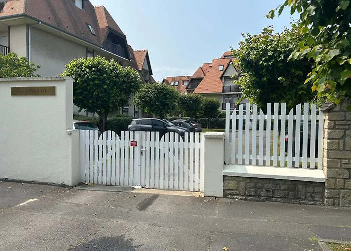 La Roseraie D'ingrid * Cabourg